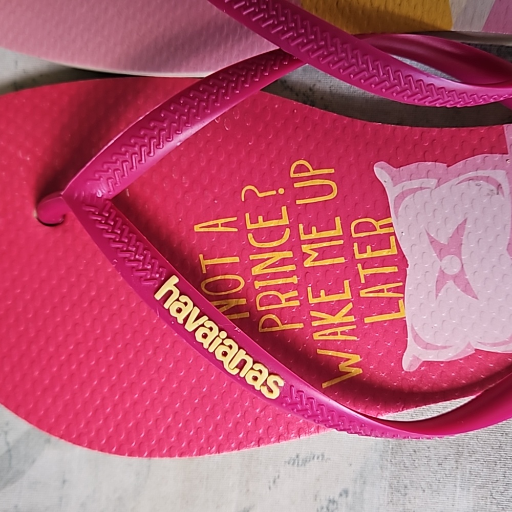 Havaianas Disney Princess Aurora Sandals - Picture 2 of 5